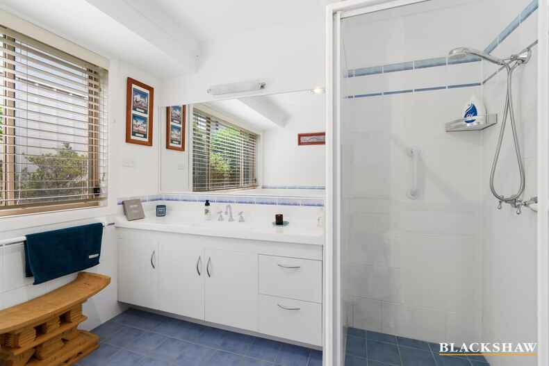 10 Stuart Place Sunshine Bay 10 Stuart Place Sunshine Bay