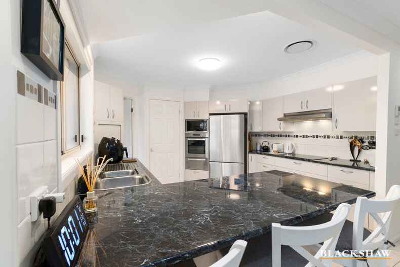 10 Stuart Place Sunshine Bay 10 Stuart Place Sunshine Bay