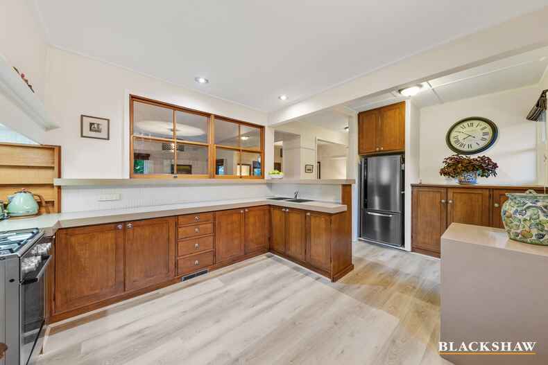 10 Abbott Street Yarralumla 10 Abbott Street Yarralumla