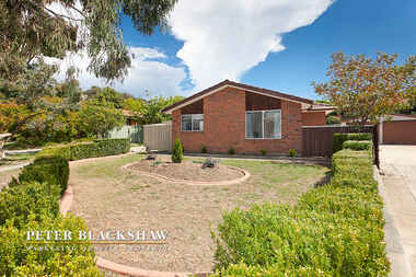 10 O'Connor Circuit  Calwell