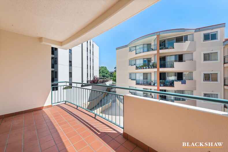 301/107 Canberra Avenue Griffith