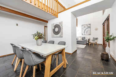 13 Schonell Circuit Oxley