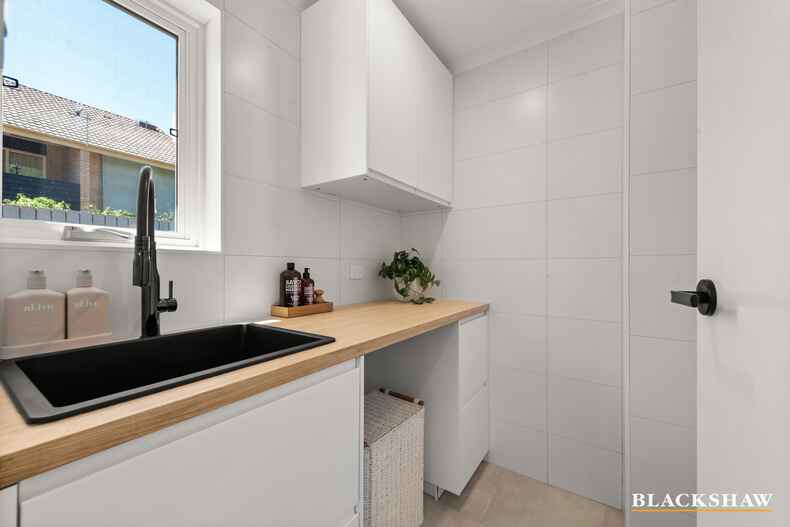 1/25 Giles Street Kingston