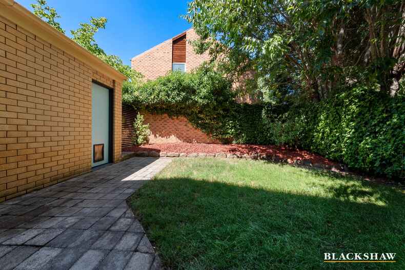 1/25 Giles Street Kingston