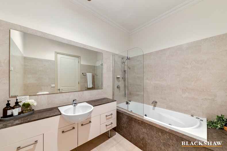 5/10 Hutchins Street Yarralumla 5/10 Hutchins Street Yarralumla