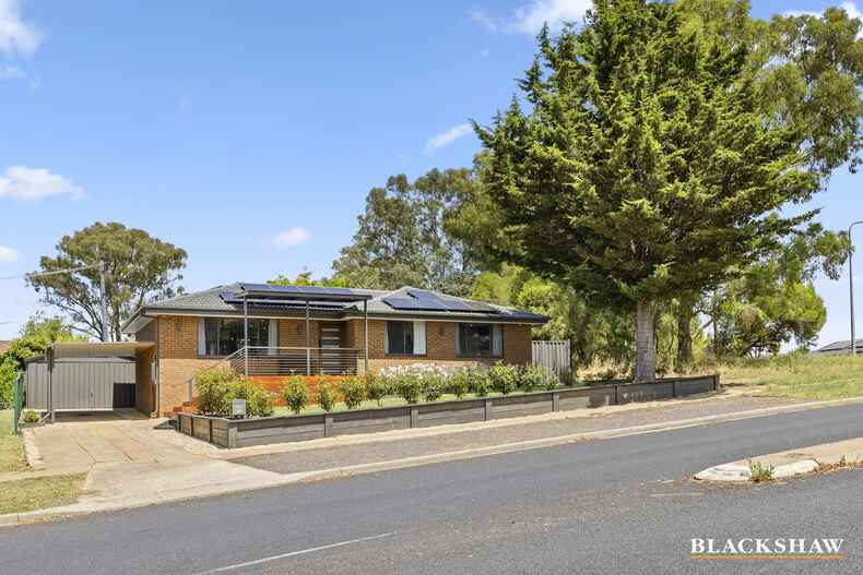 65 Heydon Crescent Evatt 65 Heydon Crescent Evatt