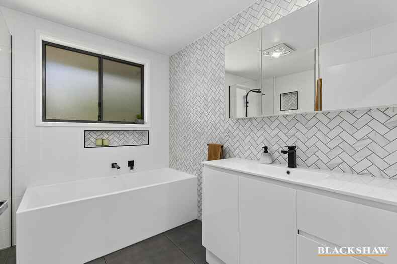 65 Heydon Crescent Evatt 65 Heydon Crescent Evatt