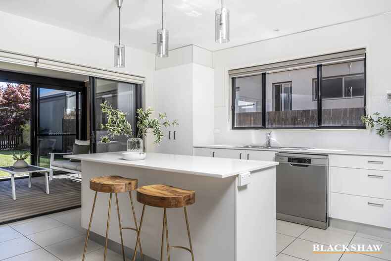 69 Oodgeroo Avenue Franklin