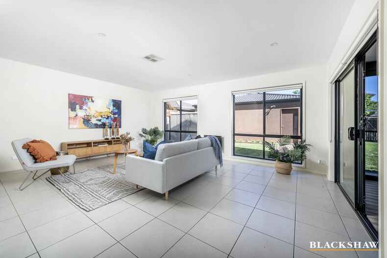 69 Oodgeroo Avenue Franklin