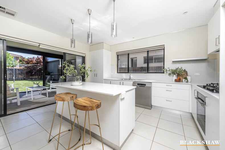 69 Oodgeroo Avenue Franklin