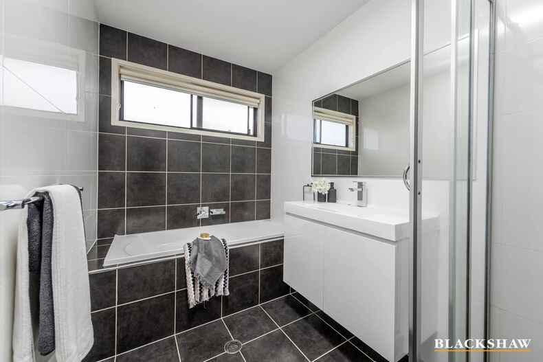 69 Oodgeroo Avenue Franklin