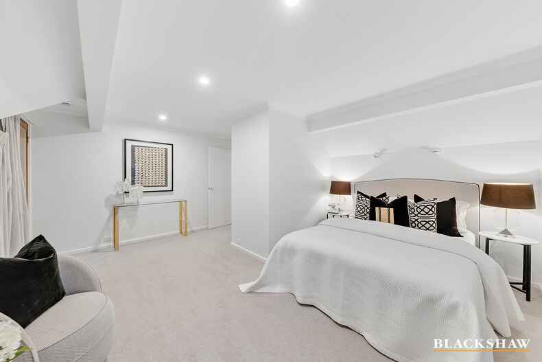 138 Hopetoun Circuit Yarralumla