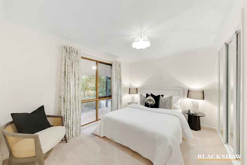 138 Hopetoun Circuit Yarralumla