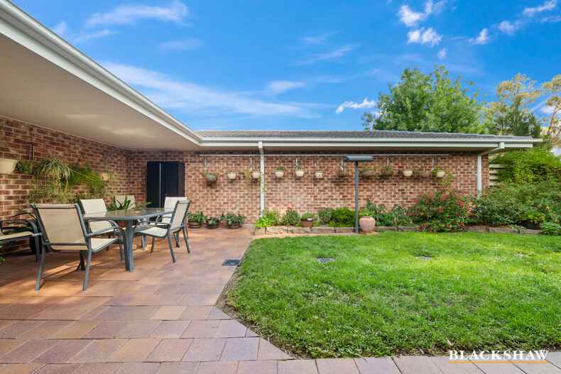 2 Blackman Crescent Macquarie 2 Blackman Crescent Macquarie