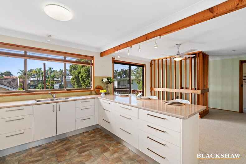 8 Wallaringa Street Surfside 8 Wallaringa Street Surfside