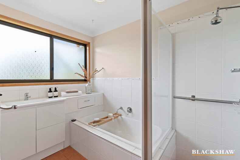 8 Wallaringa Street Surfside 8 Wallaringa Street Surfside