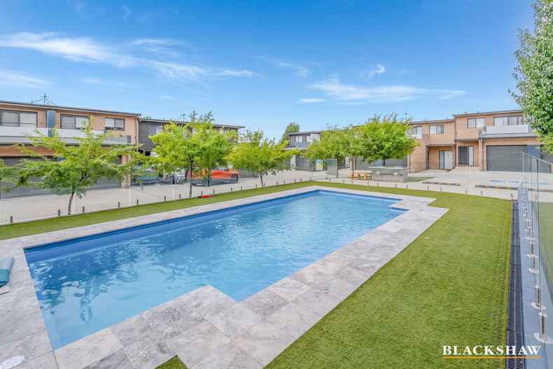 20/60 John Gorton Drive Coombs