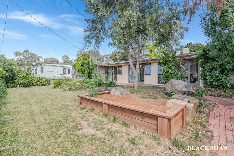 12 Perry Drive Chapman 12 Perry Drive Chapman