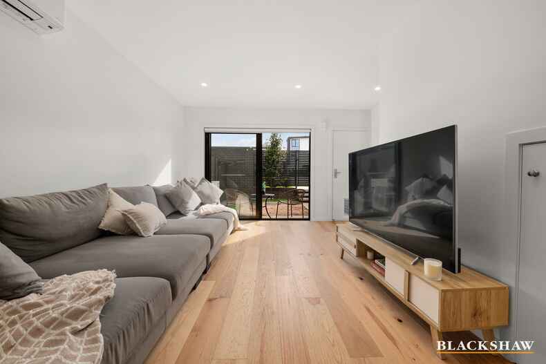 6/2 Telfer Street Coombs
