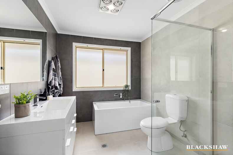 17 Allumba Street Queanbeyan West