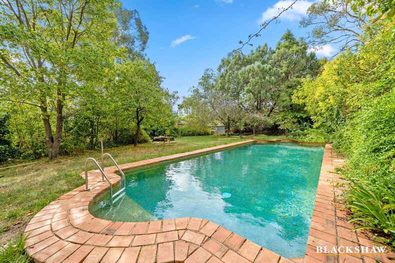 31 Hampton Circuit Yarralumla 31 Hampton Circuit Yarralumla