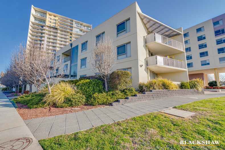 7/60 Callam Street Phillip