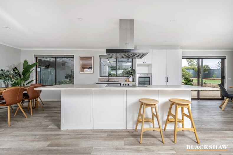 34 MacCallum Circuit Florey