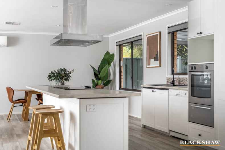 34 MacCallum Circuit Florey