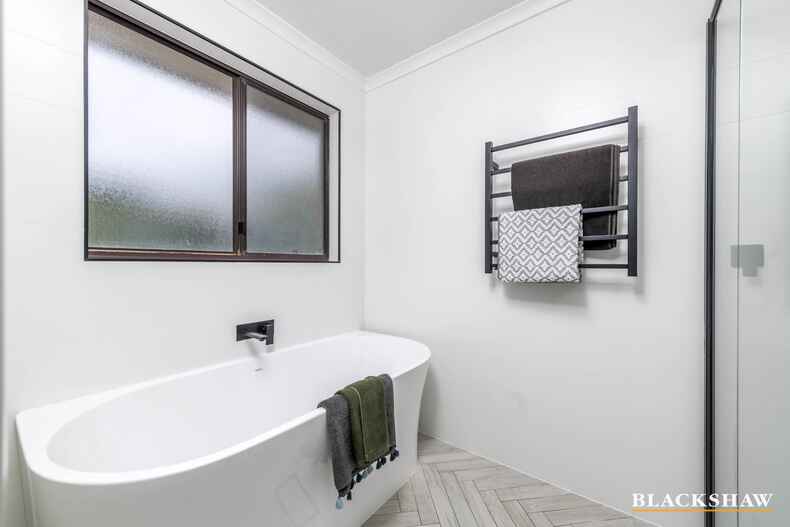 34 MacCallum Circuit Florey