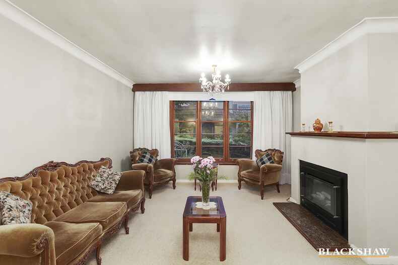 25 MacDonnell Street Yarralumla 25 MacDonnell Street Yarralumla