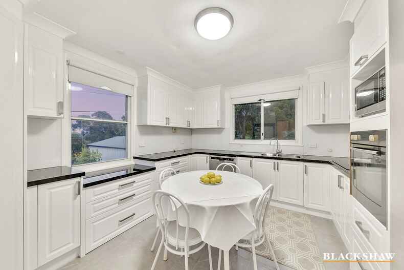 25 MacDonnell Street Yarralumla 25 MacDonnell Street Yarralumla