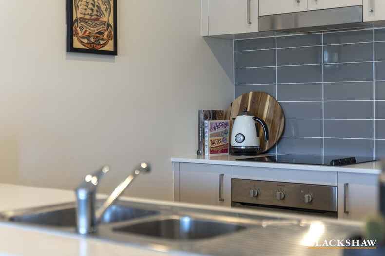 176/41 Philip Hodgins Street Wright