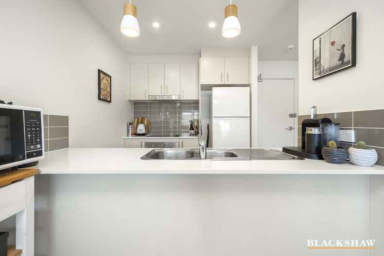 176/41 Philip Hodgins Street Wright