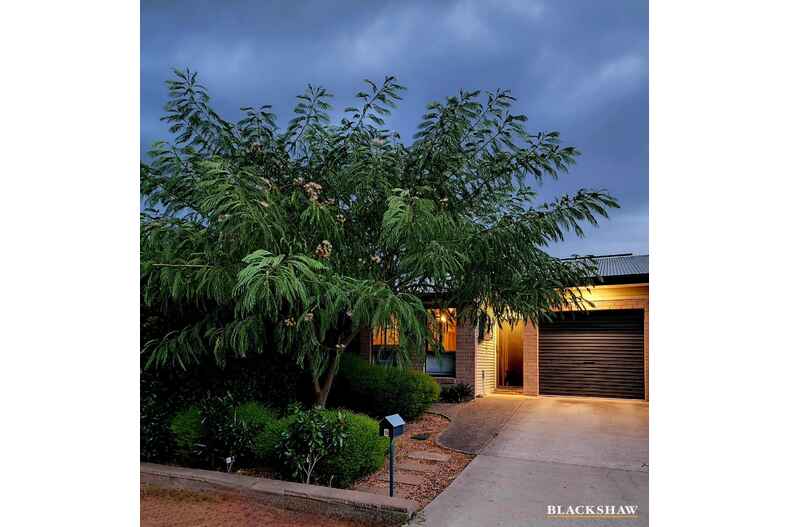 9 Rowland Street Macgregor