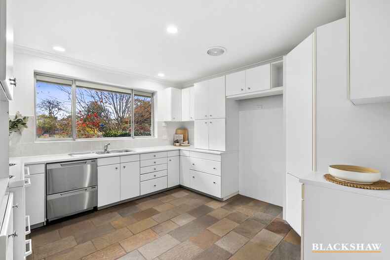 6 McLachlan Crescent Weetangera