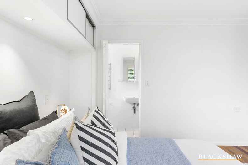 6 McLachlan Crescent Weetangera