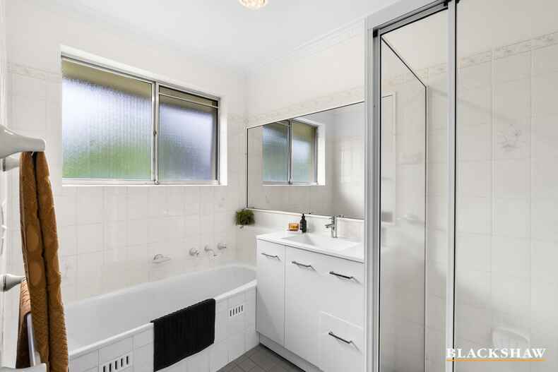 6 McLachlan Crescent Weetangera