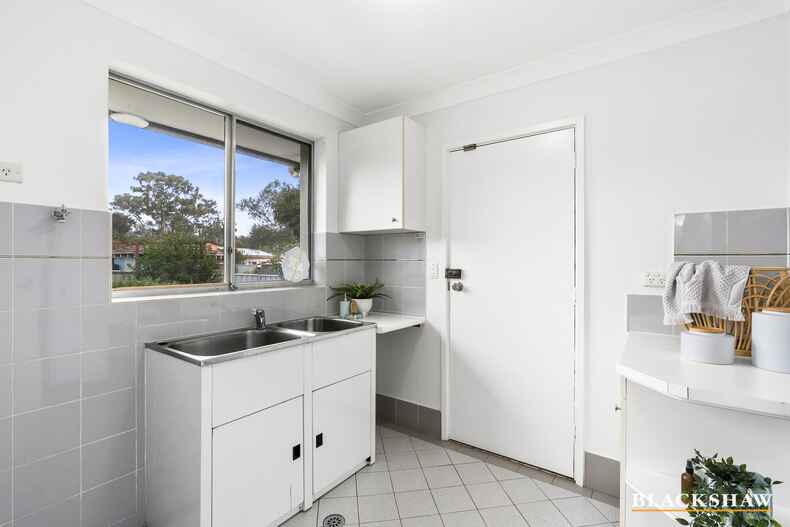 6 McLachlan Crescent Weetangera