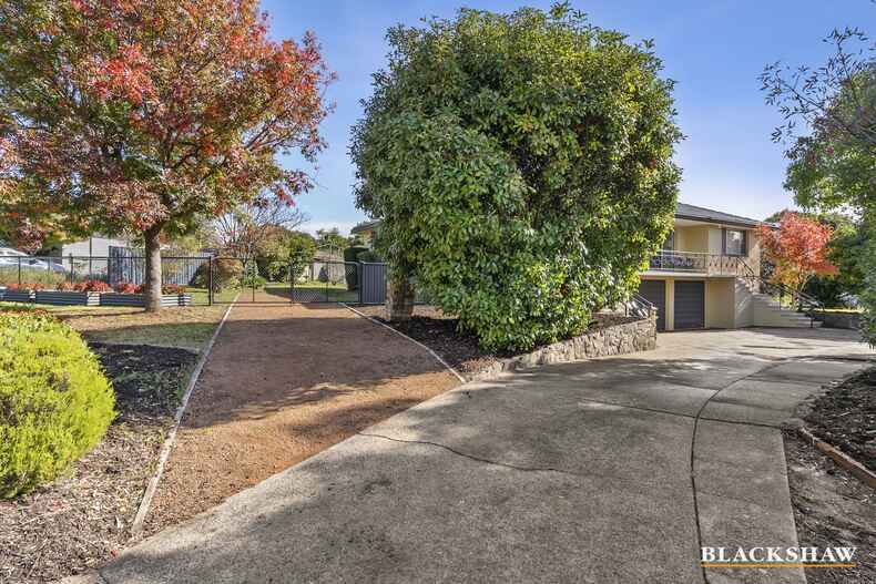 6 McLachlan Crescent Weetangera