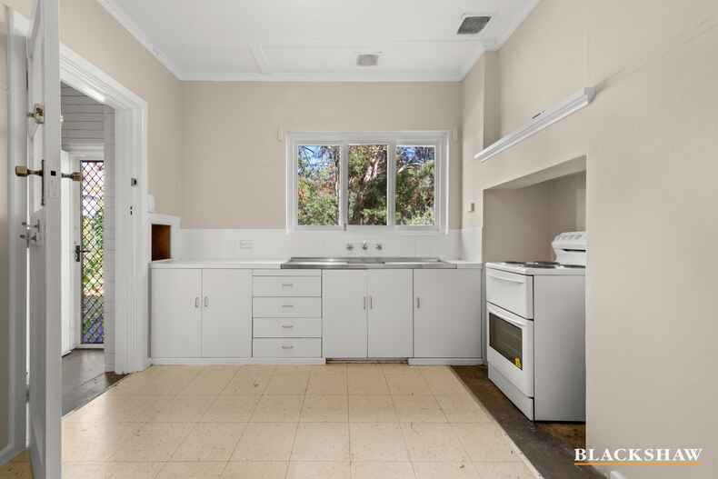 4 Mitchell Street Griffith