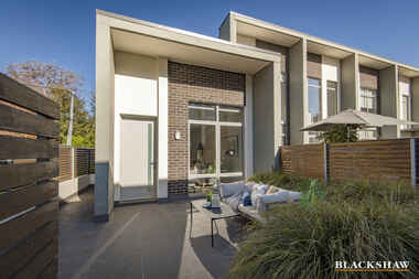 9/90 Blacket Street Downer