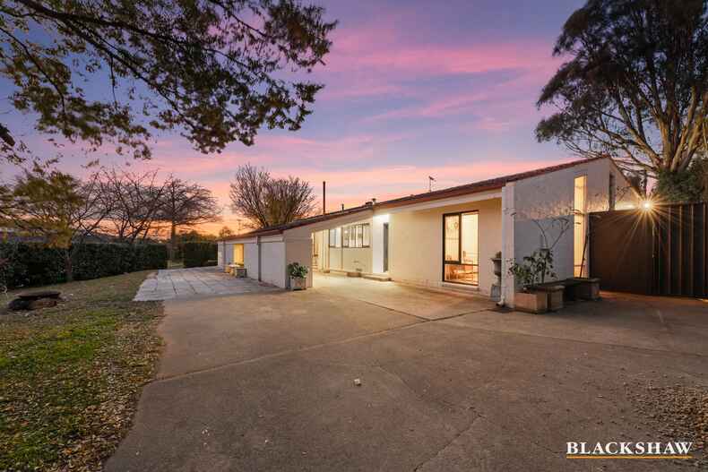 2 Macrobertson Street Mawson 2 Macrobertson Street Mawson