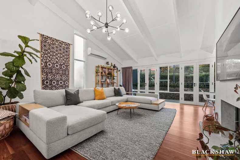 2 Macrobertson Street Mawson 2 Macrobertson Street Mawson