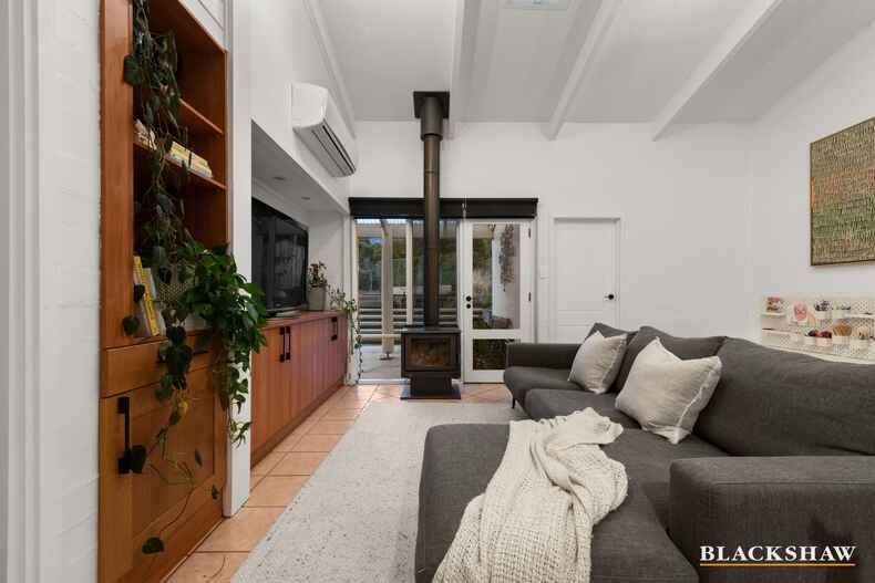 2 Macrobertson Street Mawson 2 Macrobertson Street Mawson