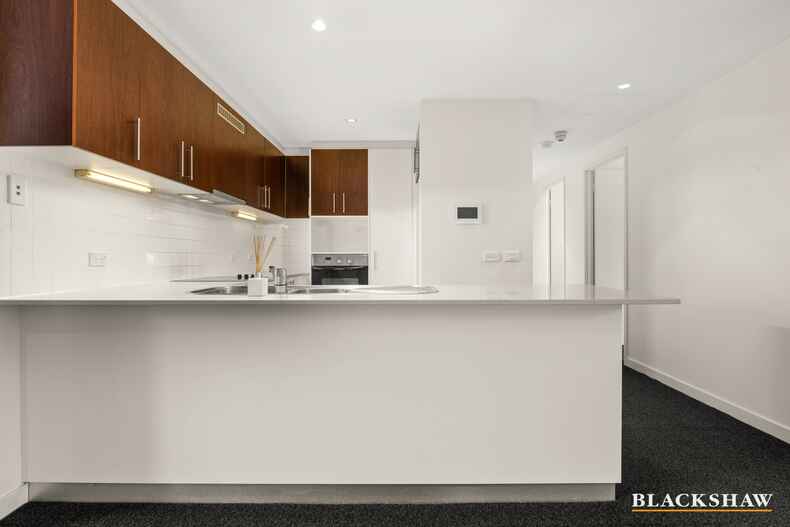 45/14 National Circuit Barton 45/14 National Circuit Barton