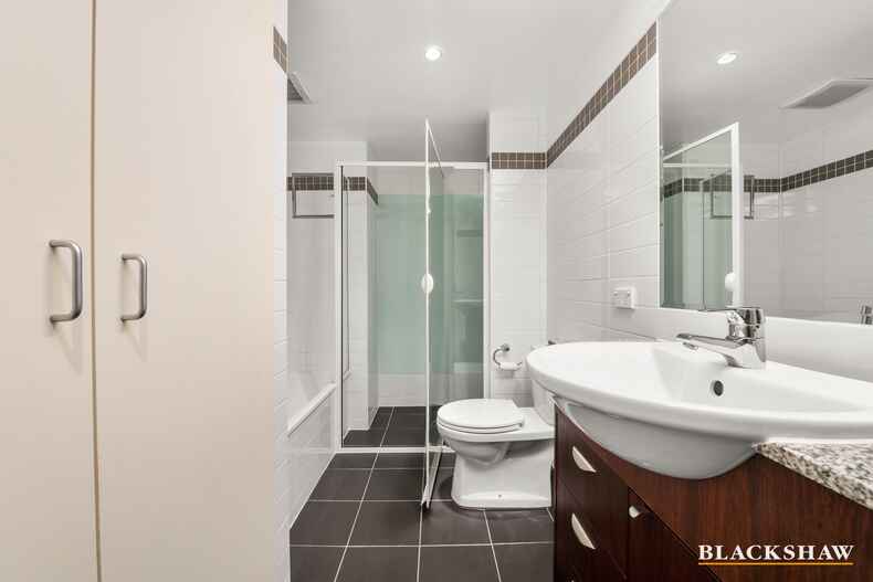 45/14 National Circuit Barton 45/14 National Circuit Barton