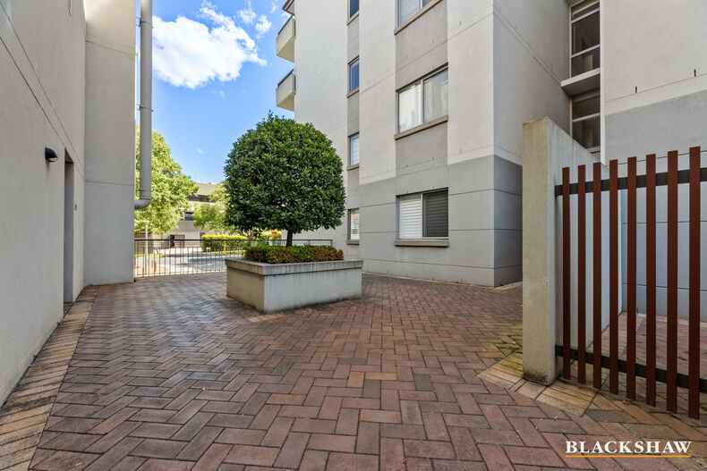 45/14 National Circuit Barton 45/14 National Circuit Barton