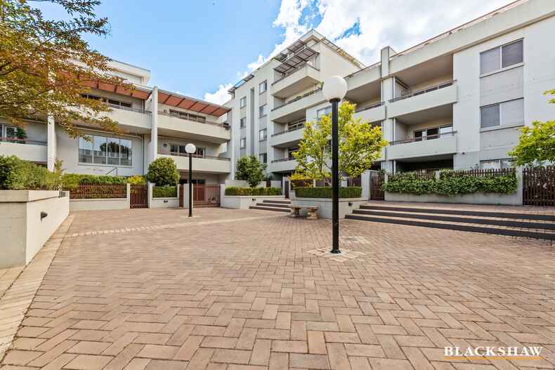 45/14 National Circuit Barton 45/14 National Circuit Barton