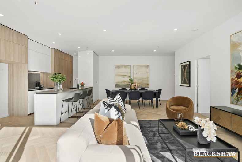 10/2 Light Street Griffith 10/2 Light Street Griffith