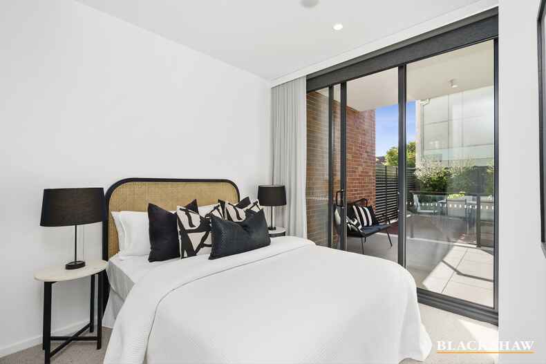 10/2 Light Street Griffith 10/2 Light Street Griffith